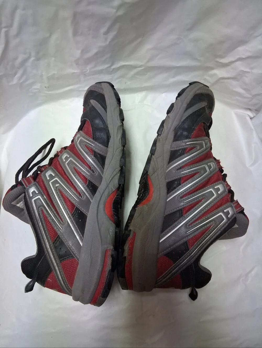 Salomon Men's Red and Gray Athletic Trail Shoes Size 8.5 Preowned